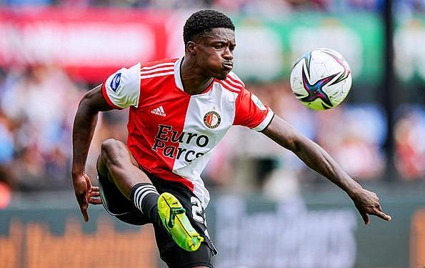 背后也离不 背后也离不